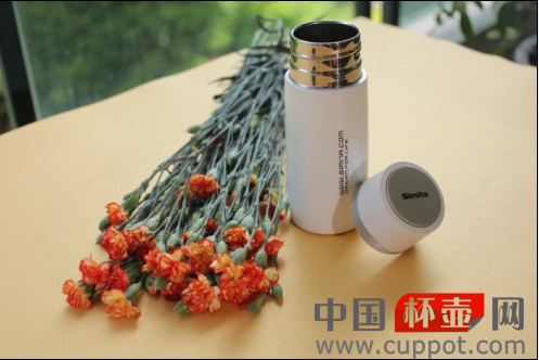 城市溫暖從施密特保溫杯盛有溫度的愛心開始