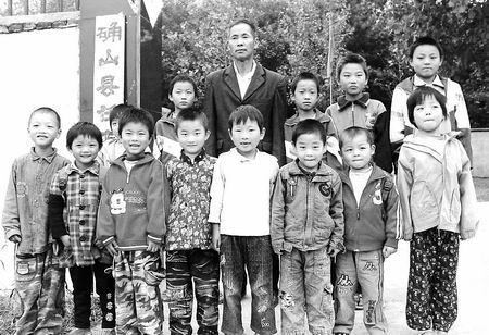 農(nóng)村小學教育堅守者帶給我們的感動和思考（圖）智樂園教育網(wǎng)